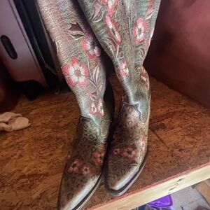 Durango Floral Embroidered Boots - Brown and Pink